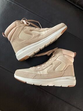 Skechers Size 8 Ultra Go Beige High-Top Women's Sneaker Boots Shoes